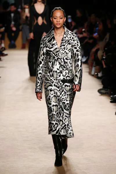 Look 7